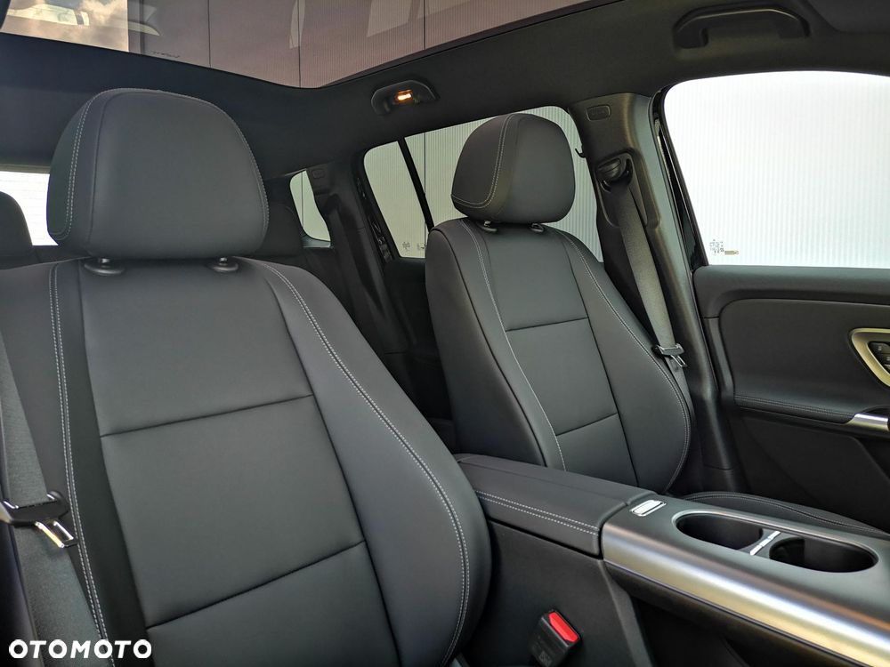 Mercedes-Benz GLB - 13