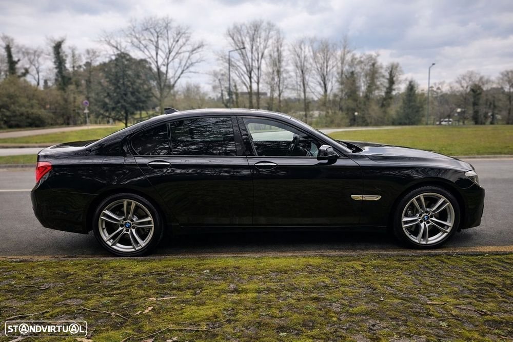 BMW 740 d Pack M - 26