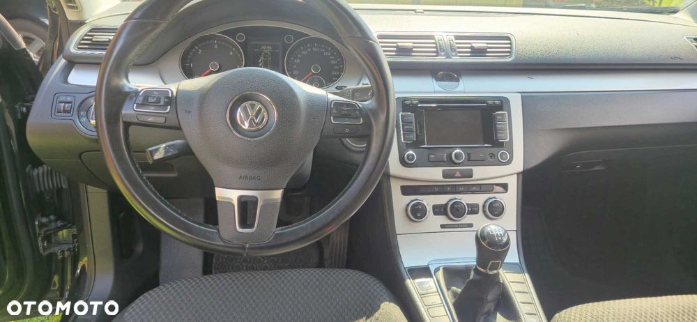 Volkswagen Passat - 8