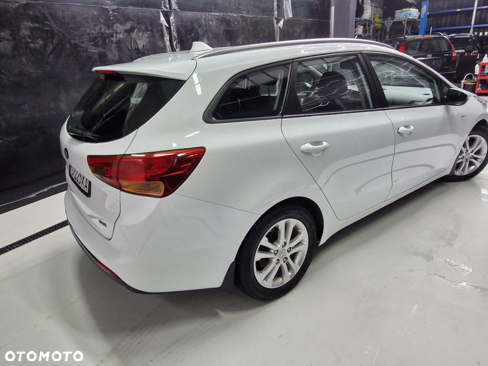 Kia Ceed 1.6 CRDi L - 11