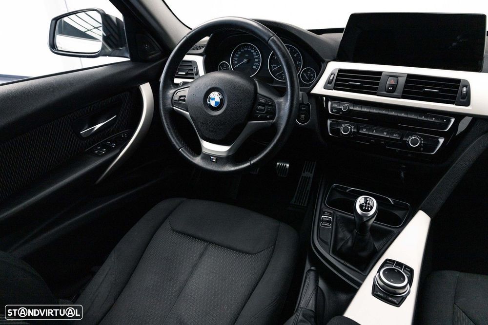 BMW 318 d Touring - 15