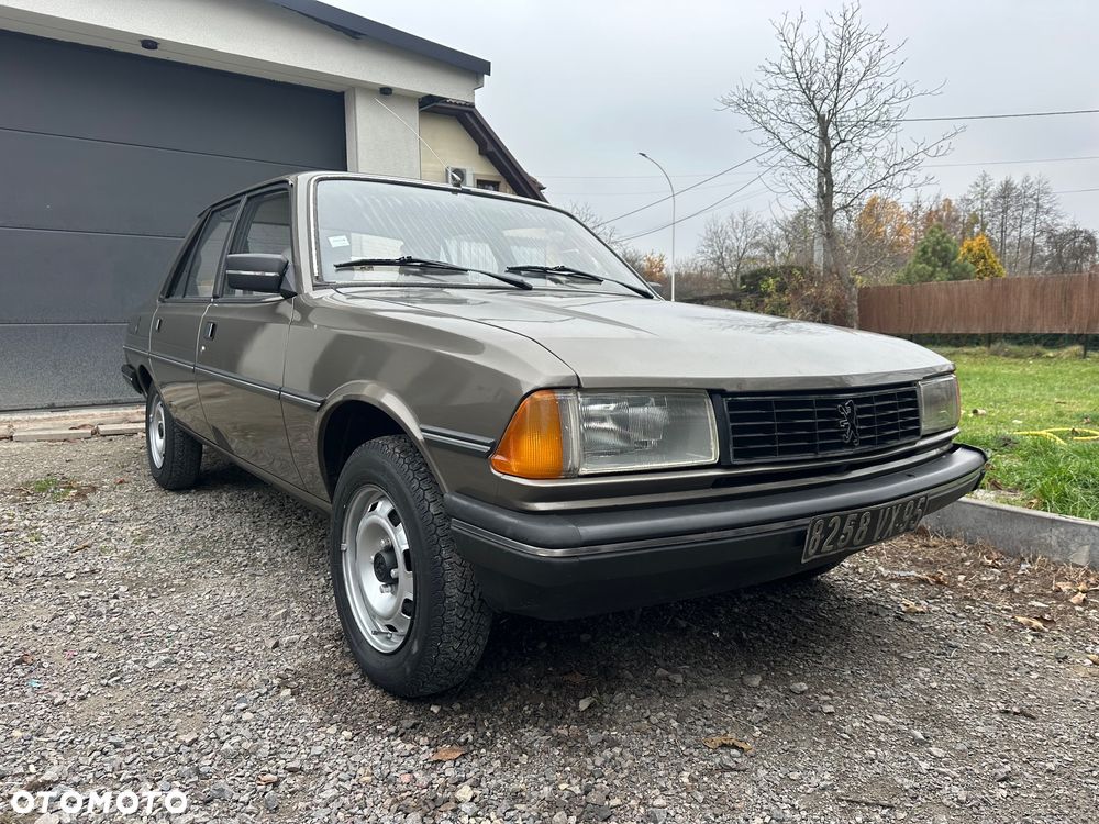 Peugeot 305 1.5 GR - 1