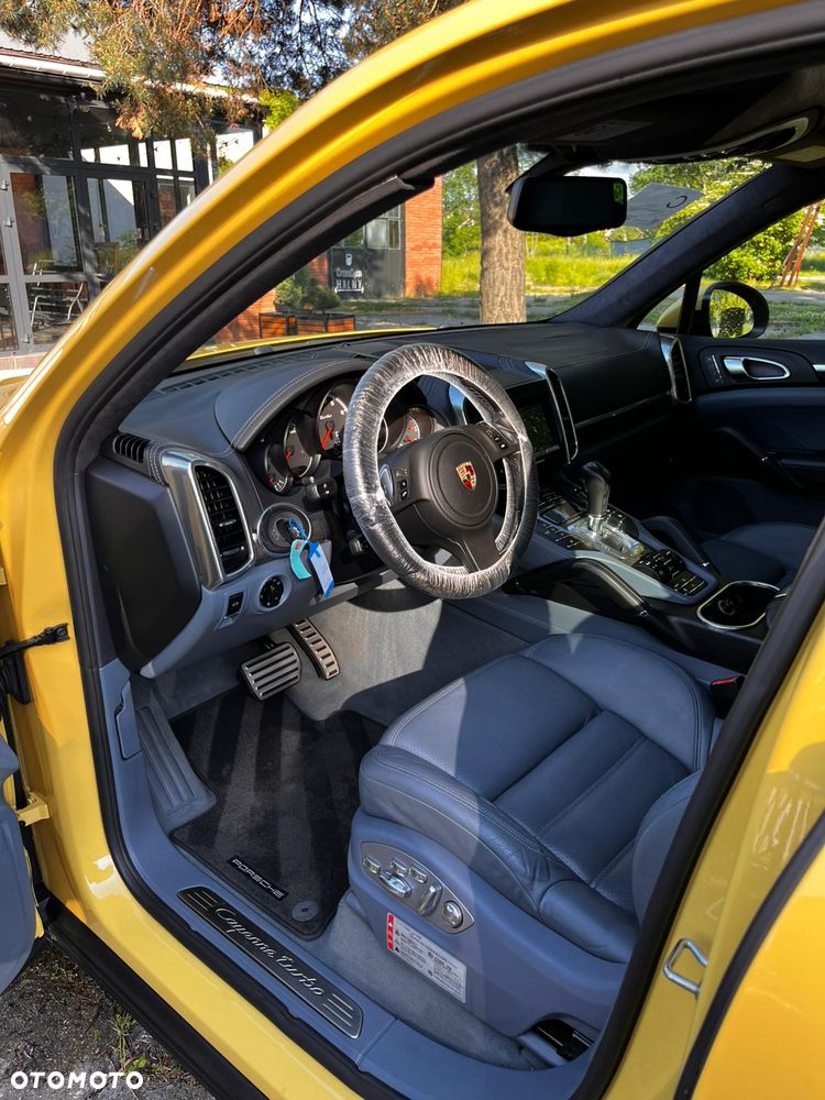 Porsche Cayenne Turbo - 9