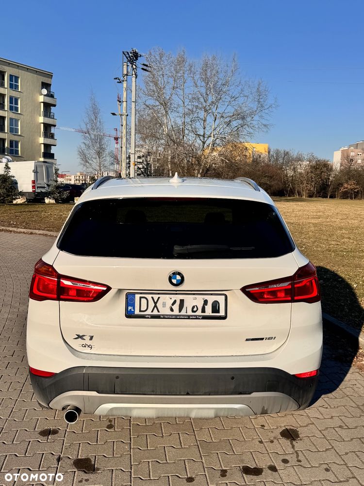 BMW X1 sDrive18i GPF Sport Line - 4