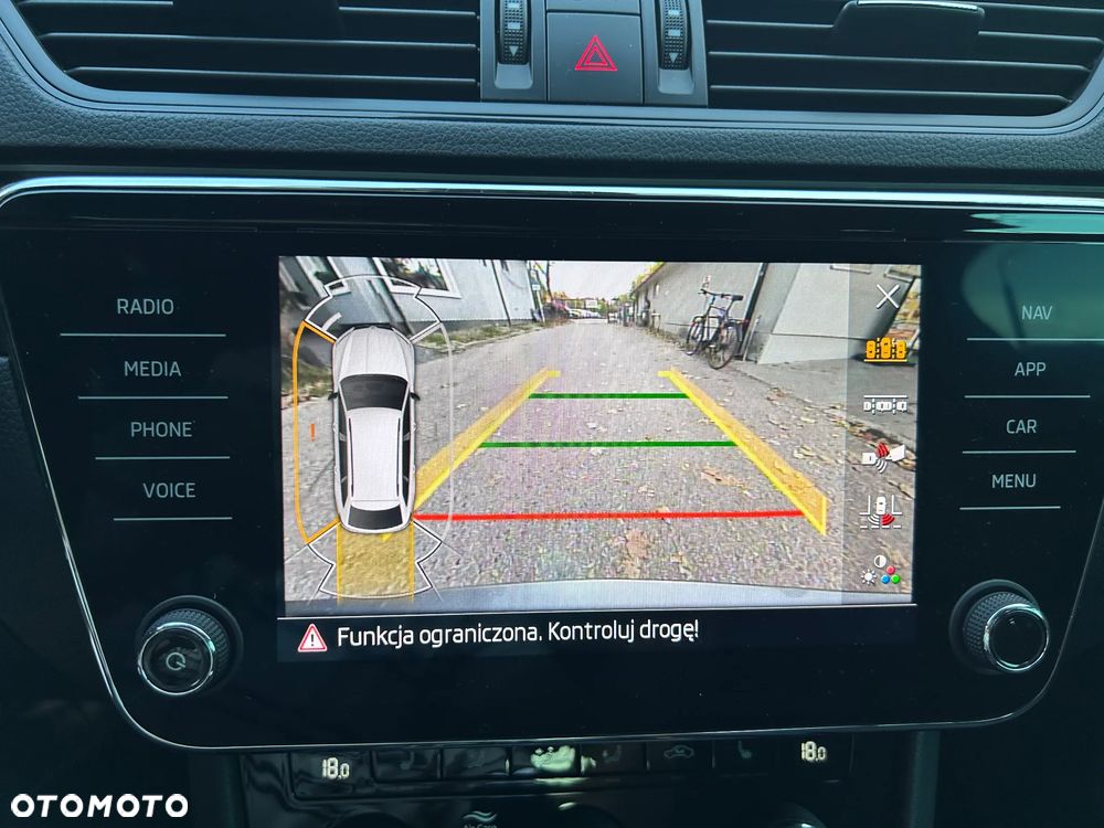 Skoda Superb 2.0 TDI SCR 4x4 Sportline DSG - 22