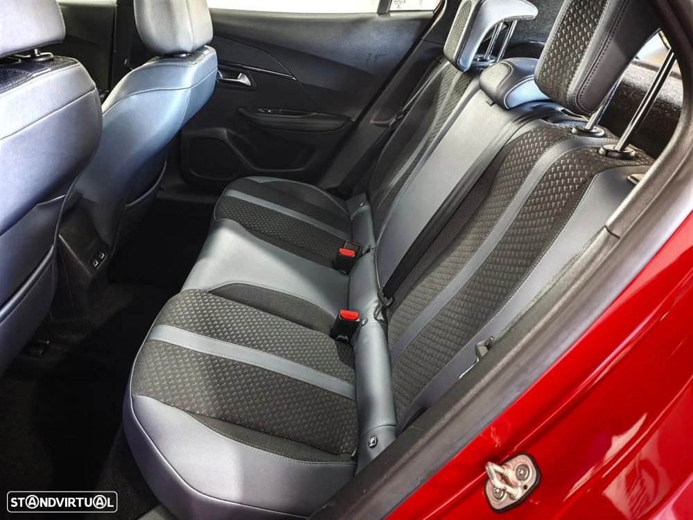 Peugeot e-2008 Allure - 29