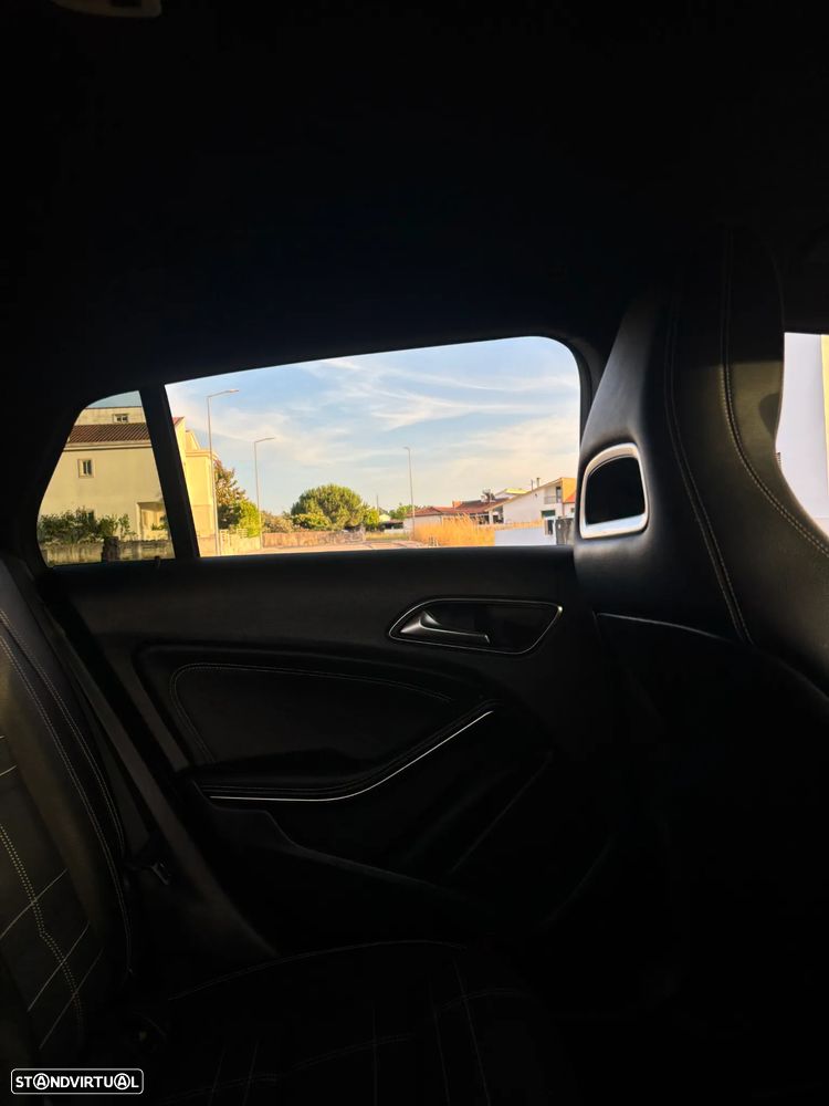 Mercedes-Benz CLA 180 d 7G-DCT Urban - 28