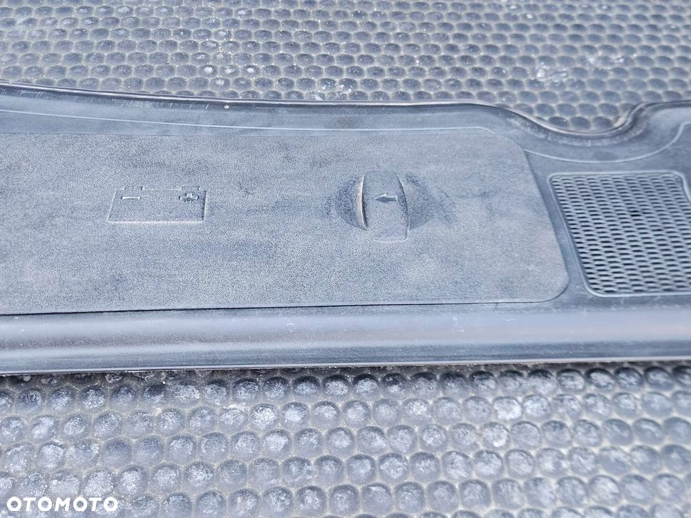 Podszybie 8E1819417B 8E1819422 Osłona Pokrywa Akumulatora Akumulator Plastik Audi A4 B6 B7 Europa - 8