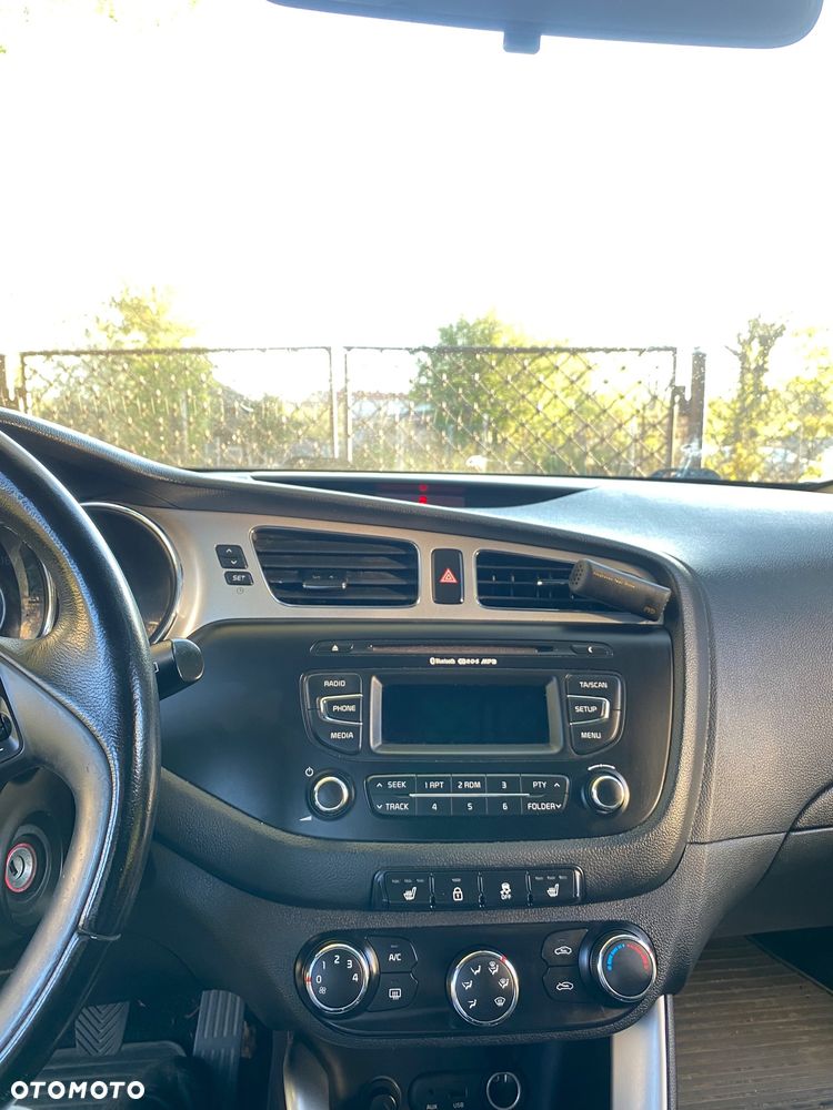 Kia Ceed - 12
