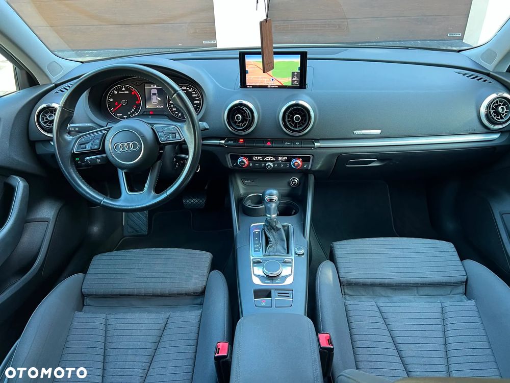 Audi A3 Sportback 2.0 TDI S tronic design - 24