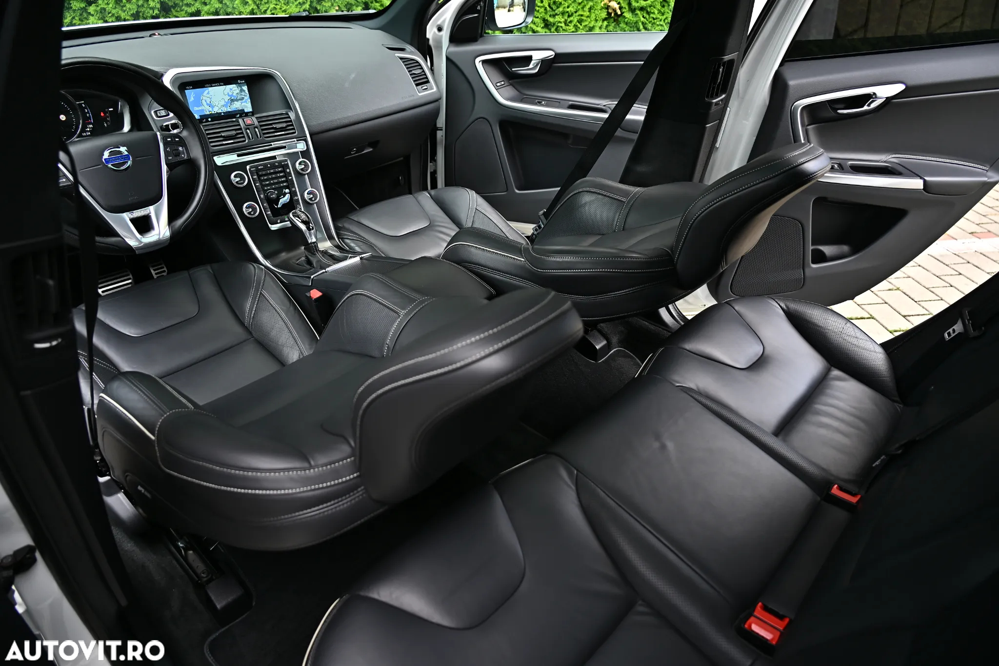 Volvo XC 60 D5AWD R-Design - 19