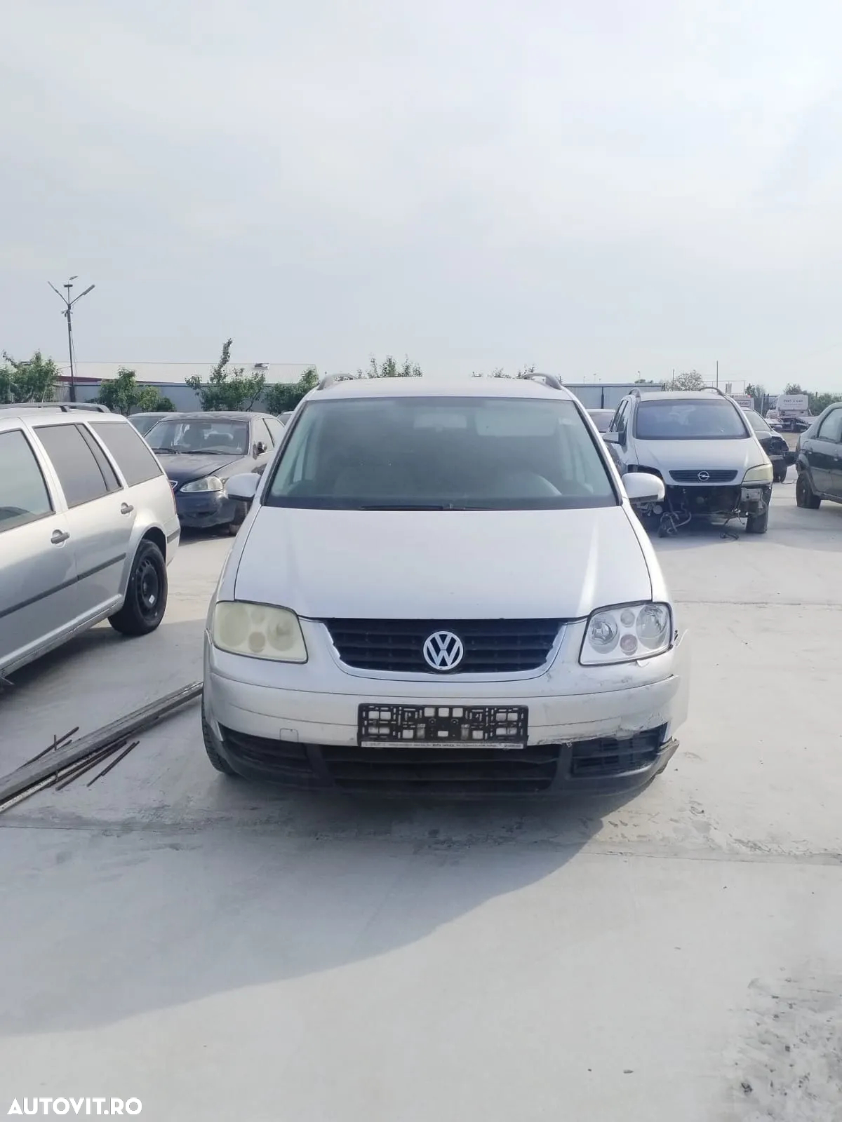 Dezmembram VW Touran - 6