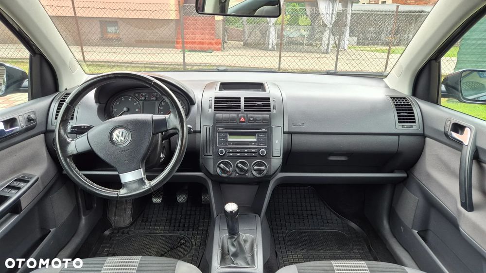 Volkswagen Polo 1.4 16V Comfortline - 10
