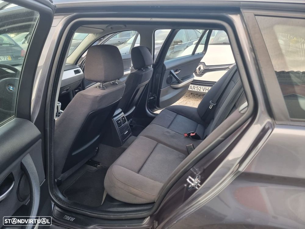 BMW 320 d Touring - 19