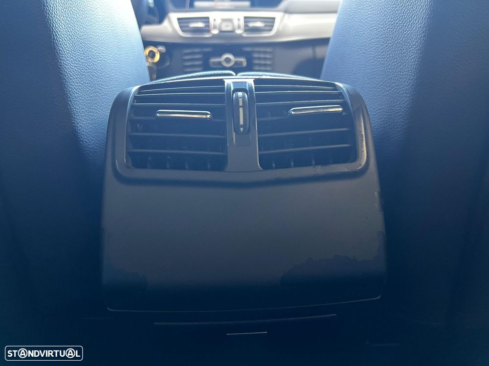 Mercedes-Benz E 250 BlueTEC Avantgarde Auto. - 35