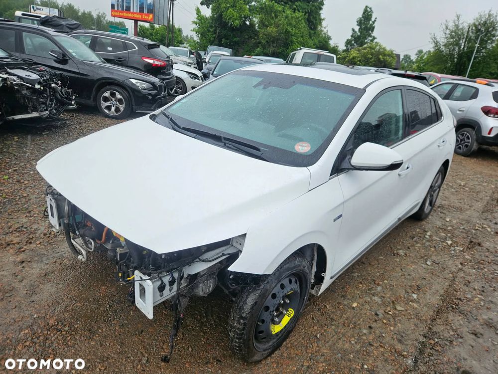 Hyundai IONIQ 1.6 GDI Premium - 4