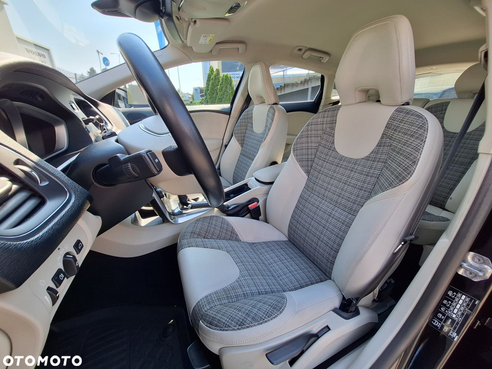 Volvo V40 - 9