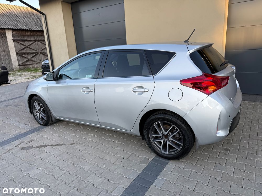 Toyota Auris 1.6 Premium Comfort - 5