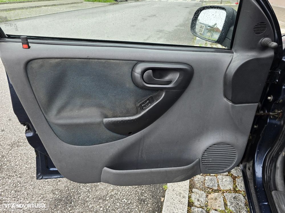 Opel Corsa 1.7 DTi 16V Confort - 24