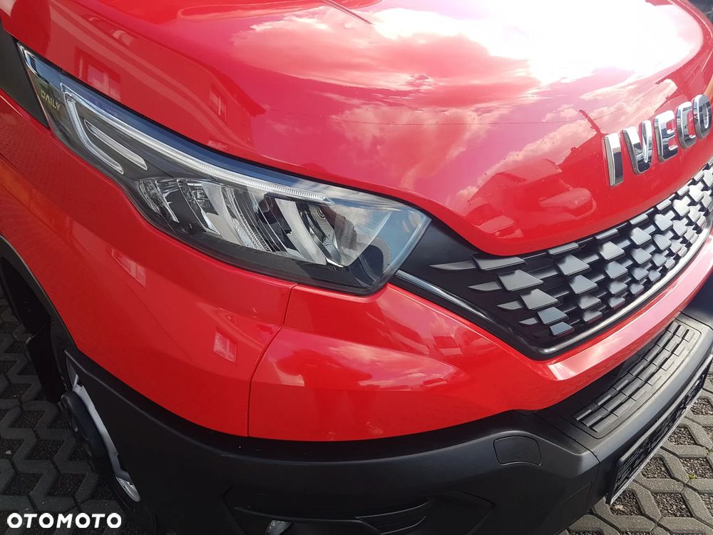 Iveco 50C18 DAILY 12EP PLANDEKA FIRANKA 5,11x2,46x2,35 SPANIE 3500 KG SKRZYNIA ŁADUNKOWA PAKA KLIMATRONIK TEMPOMAT KRAJOWY - 32