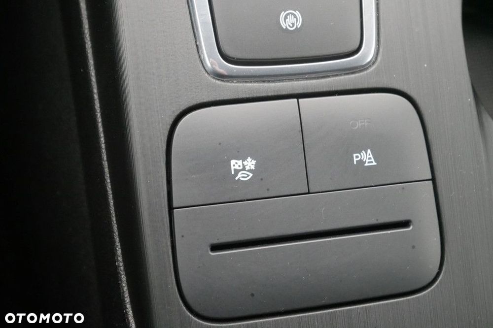 Ford Kuga - 24