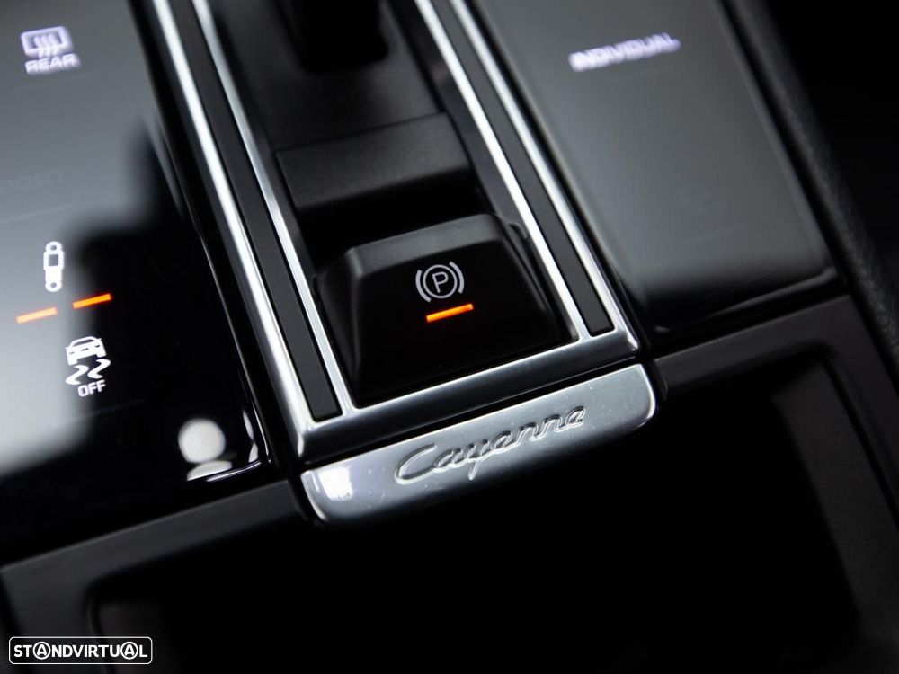 Porsche Cayenne Coupé E-Hybrid - 31