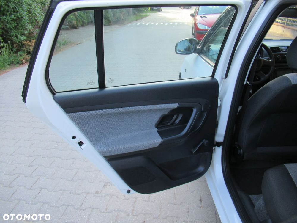 Skoda Fabia 1.2 HTP Classic - 35