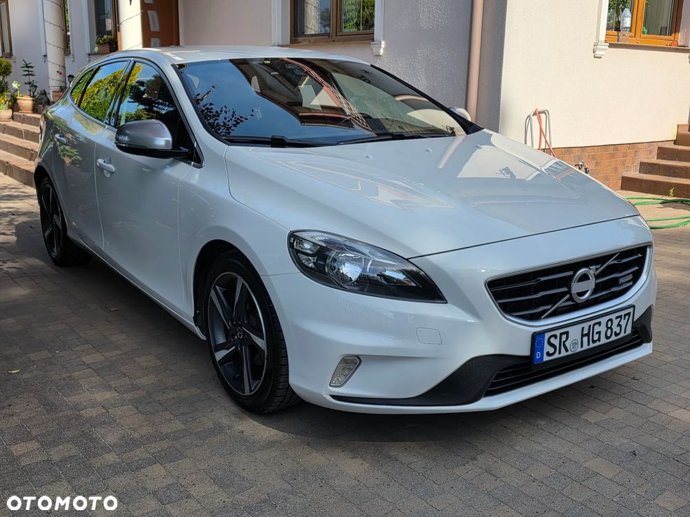 Volvo V40 D2 R Design - 11