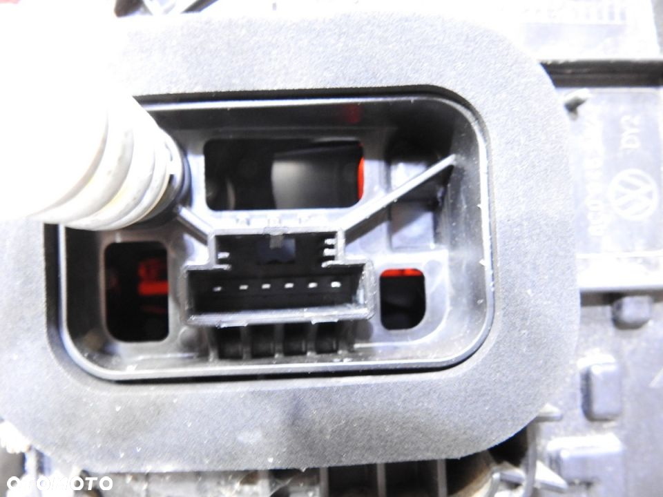 LAMPA LEWA TYLNA TYŁ VW POLO V 6C 3D LIFT - 6