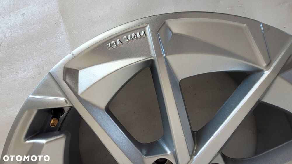 FELGA HYUNDAI SANTA FE TUCSON KIA 7,5X19 ET49,5 5X114,3 - 4