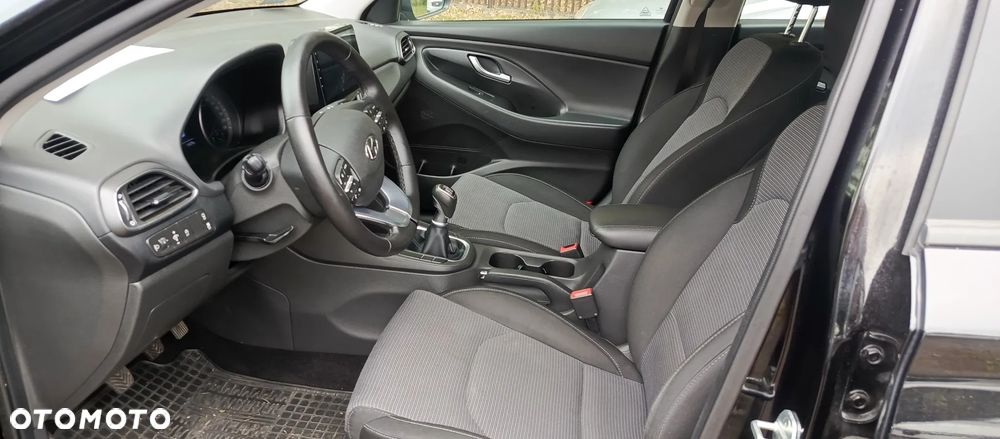 Hyundai i30 1.5 DPI Classic + - 8