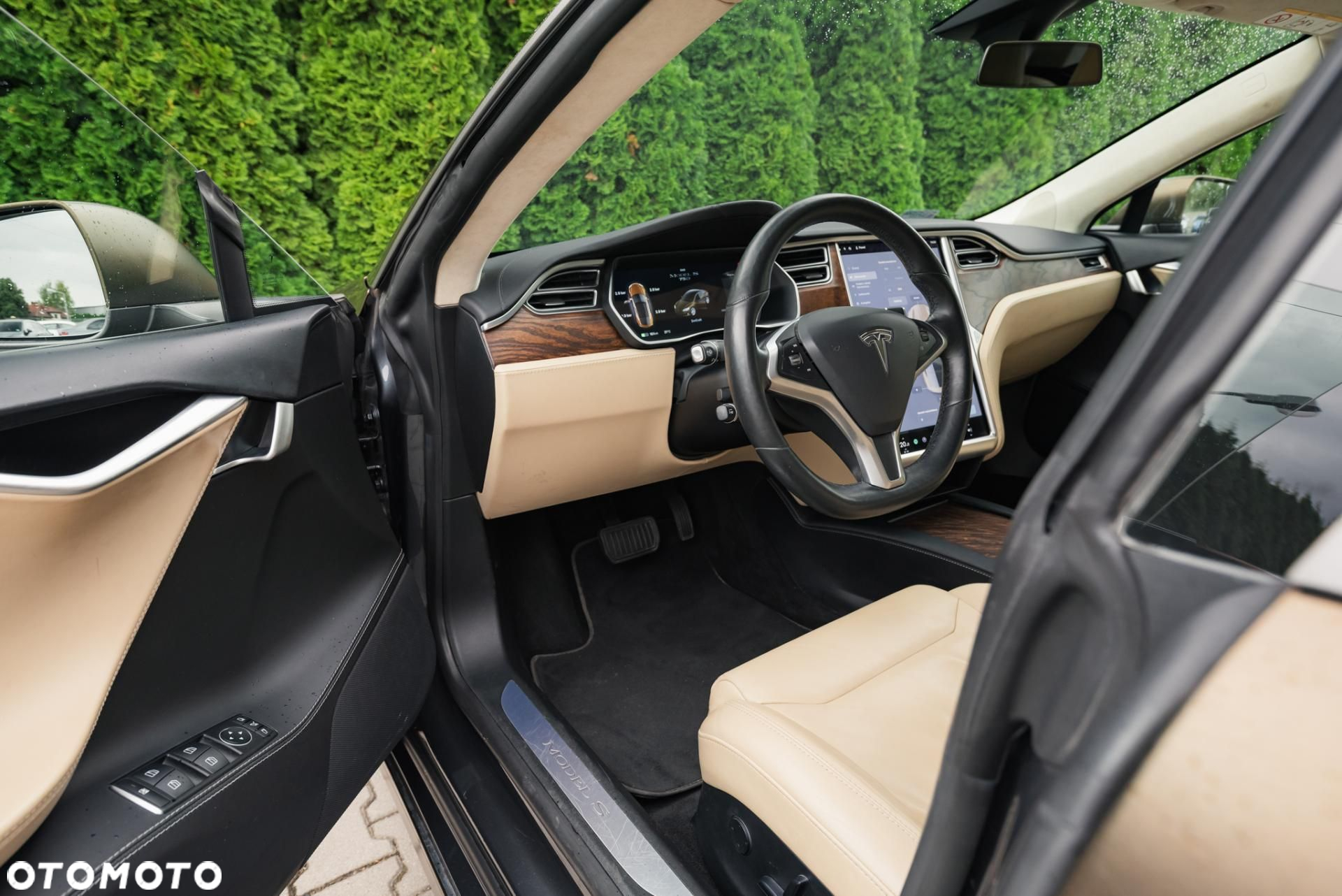 Tesla Model S - 9