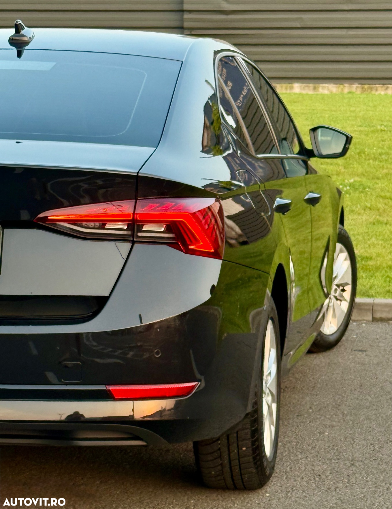 Skoda Octavia 2.0 TDI DSG Sportline - 17