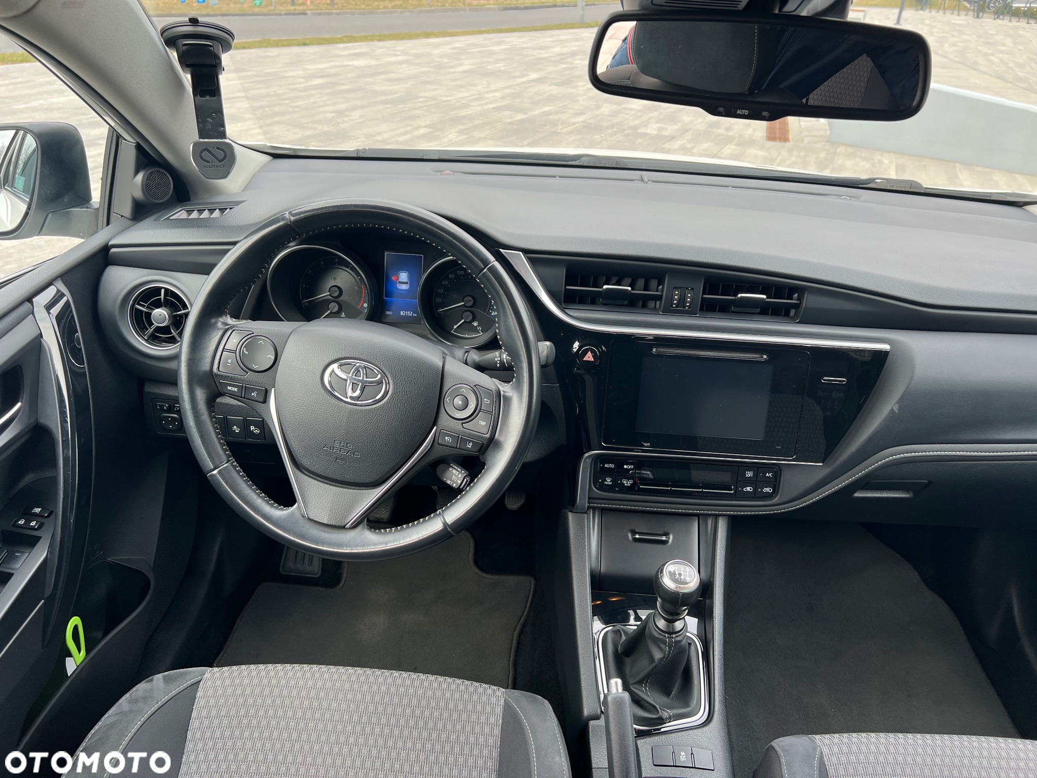 Toyota Auris 1.6 Selection - 9