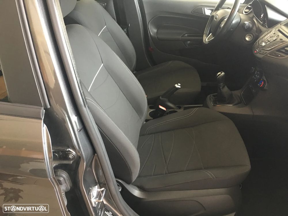 Ford Fiesta 1.0 Celebration - 11