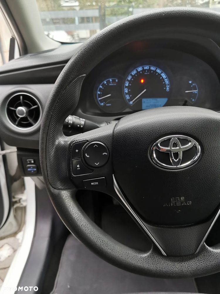 Toyota Auris 1.4 D-4D Dynamic - 28