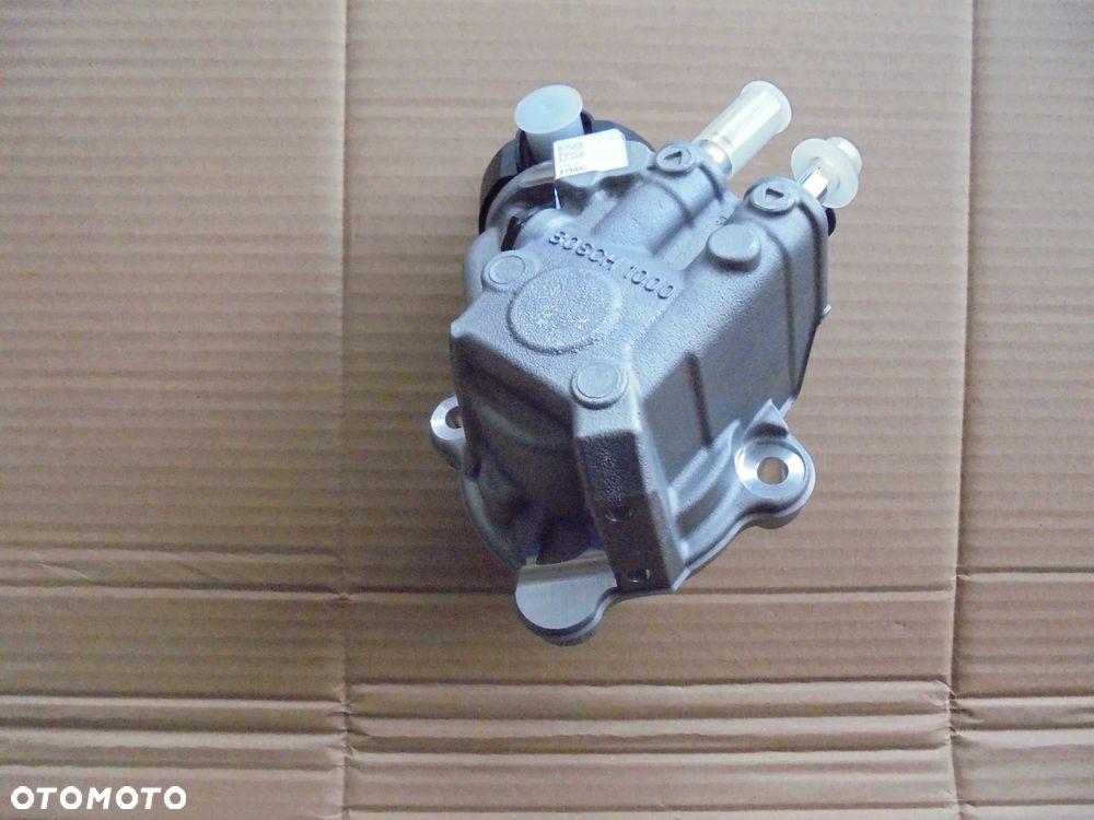 Iveco 3.0 OE 504342423 pompa wtryskowa 0445010512 nowa - 2