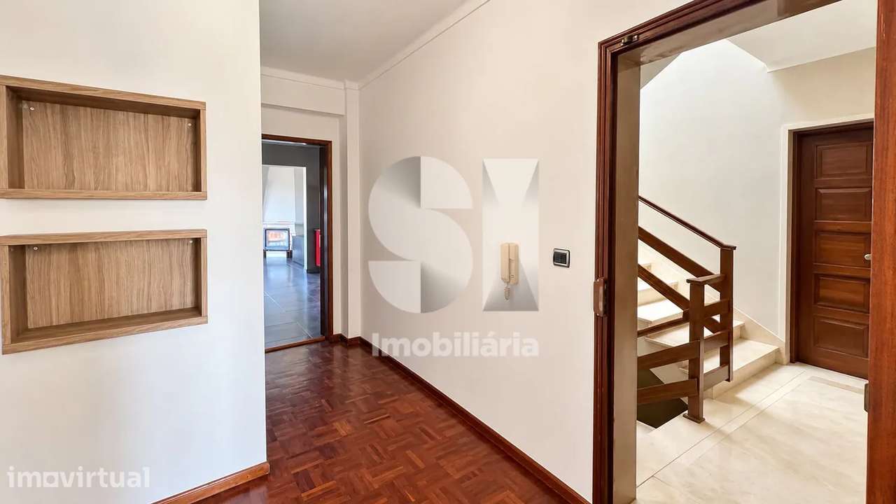 Apartamento T3 nos Pousos | Garagem para 2 Carros e Sótão - Grande imagem: 4/41