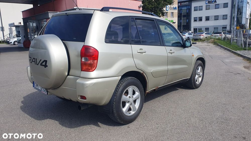 Toyota RAV4 D-4D 4x4 - 6