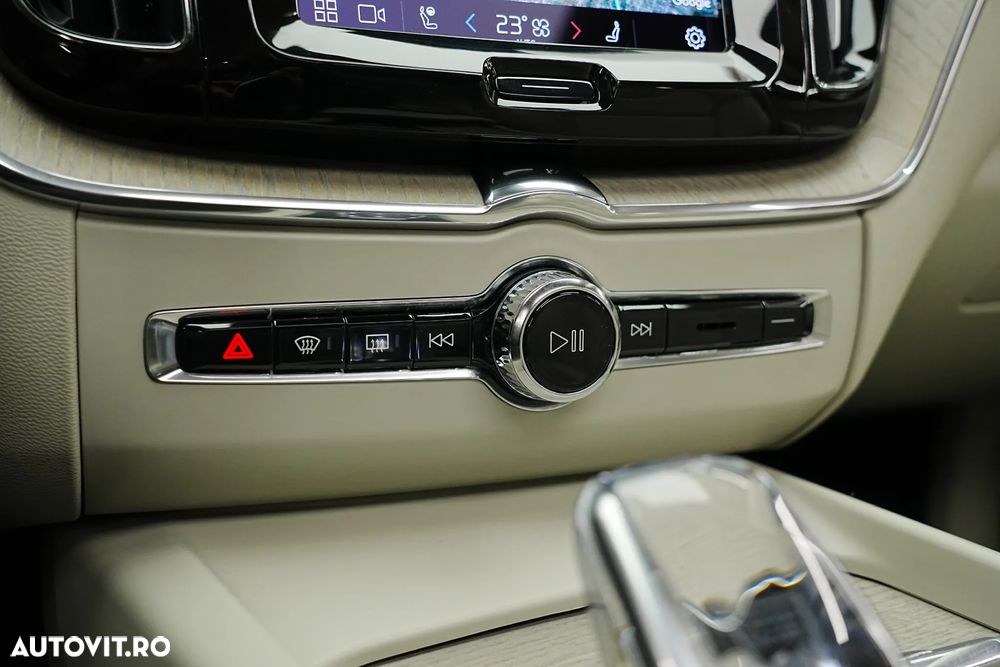 Volvo XC 60 Recharge T6 Twin Engine eAWD Inscription Expression - 37