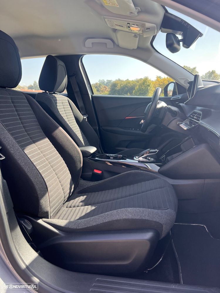 Peugeot e-2008 50 kWh Active Pack - 9