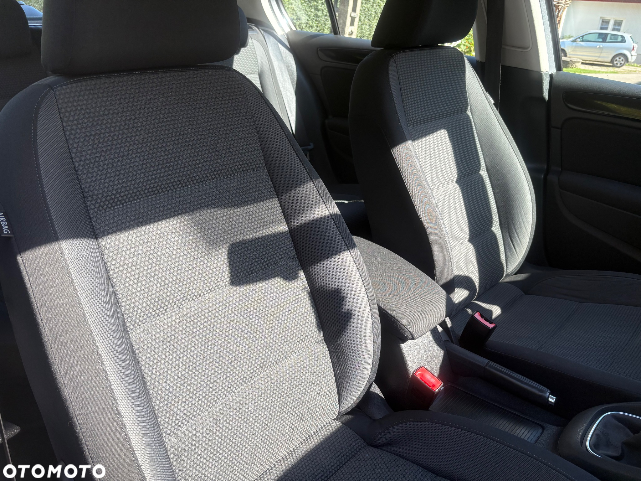 Volkswagen Golf - 10