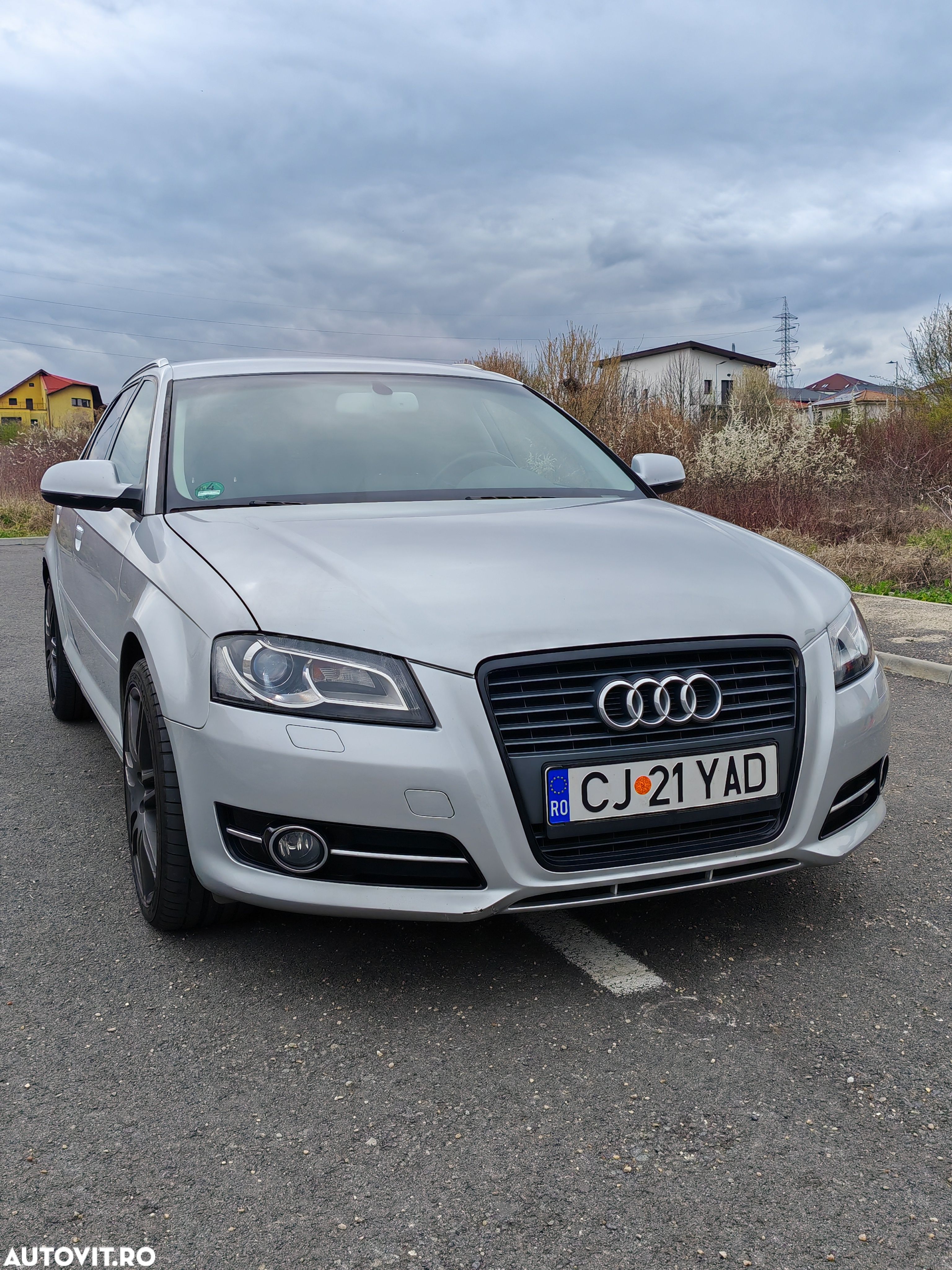 Audi A3 2.0 TDI Sportback DPF (DSG) S tronic Attraction - 1