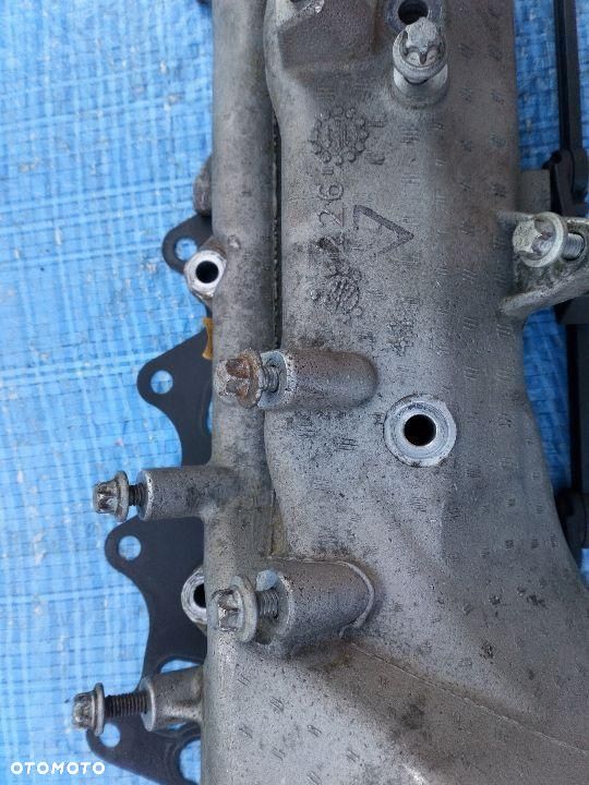 Mercedes Viano W639 Viti Sprinter Kolektor Ssący 3.0 V6 - 4