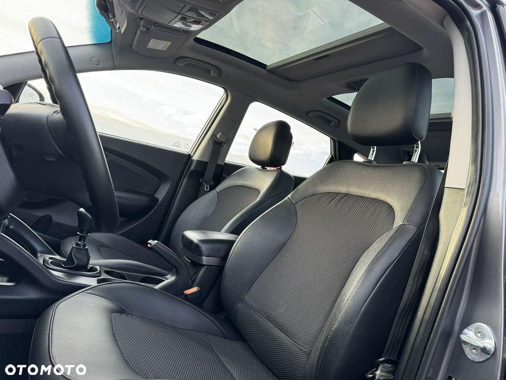 Hyundai ix35 1.6 2WD blue Trend - 27