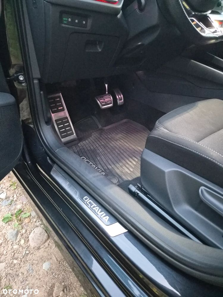 Skoda Octavia 2.0 TDI Ambition DSG - 24
