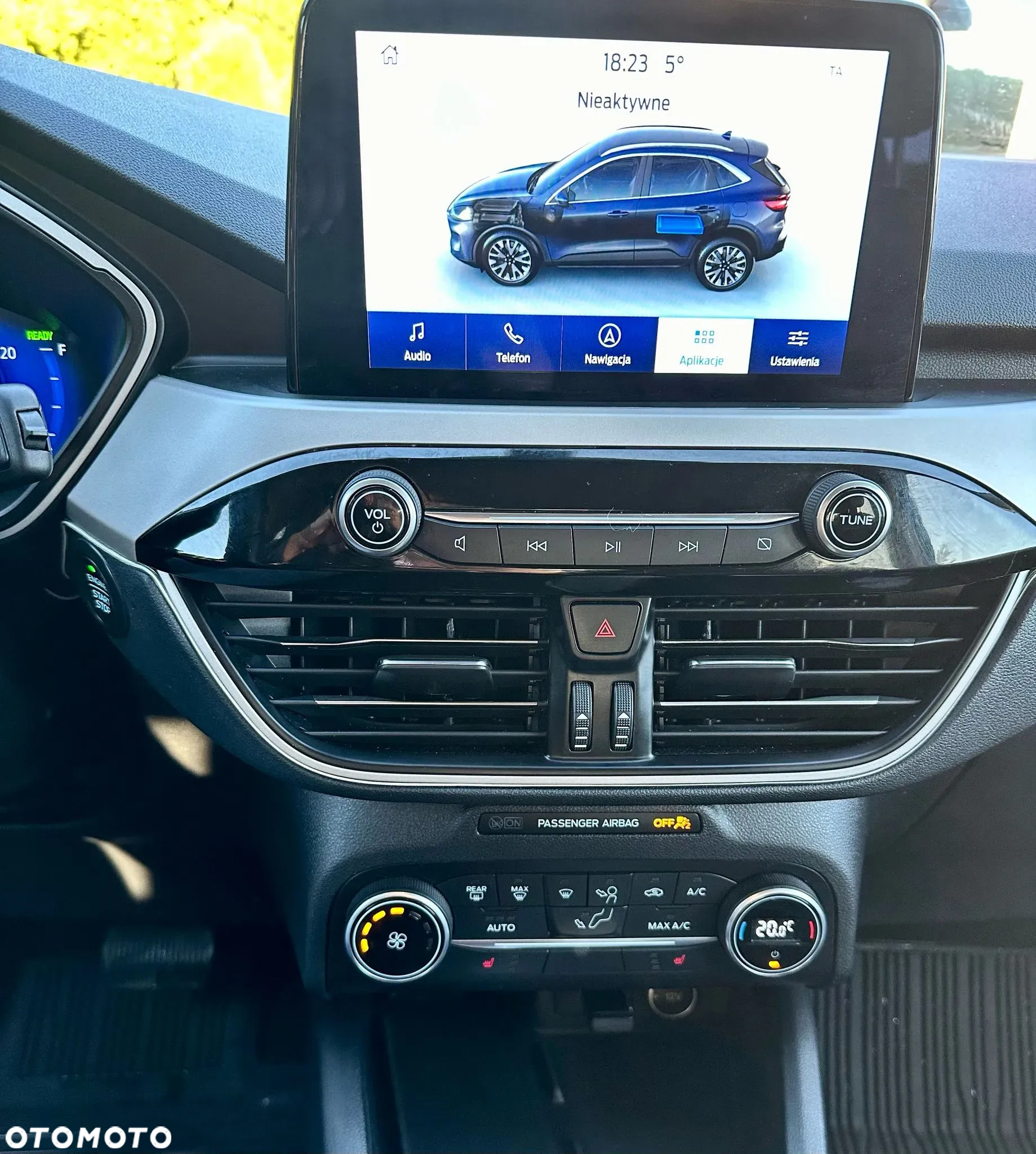 Ford Kuga 2.5 FHEV FWD Titanium - 22