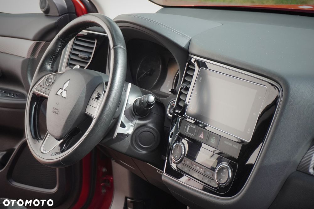 Mitsubishi Outlander 2.0 4WD CVT Diamant Edition+ - 2