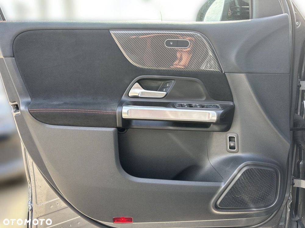 Mercedes-Benz GLB - 17
