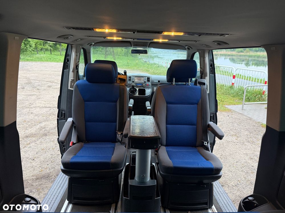 Volkswagen Multivan - 7
